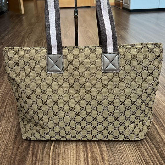 A160 - 💯 % authentic Gucci shoulder bag - Picture 4 of 16